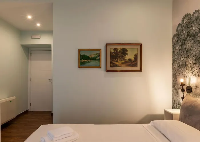 Guesthost - Charming Sallustiano Apartament